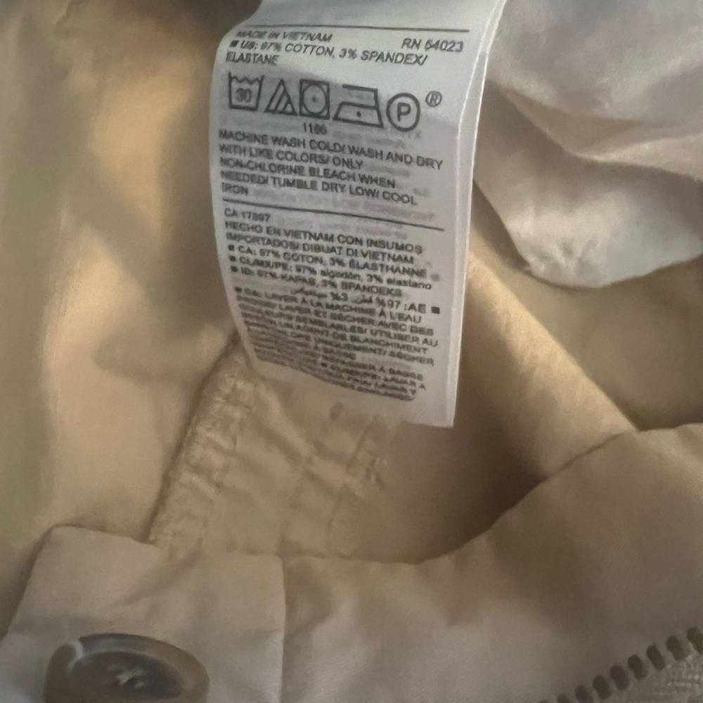 Old Navy Tan Bermuda Shorts Cotton Blend Classic - Picture 4 of 4